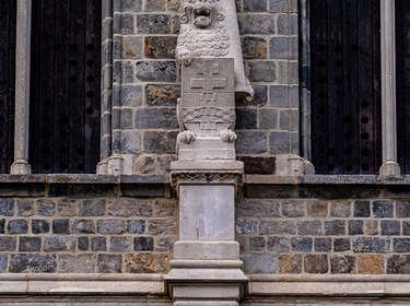 Leeuw met wapenschild van Ieper